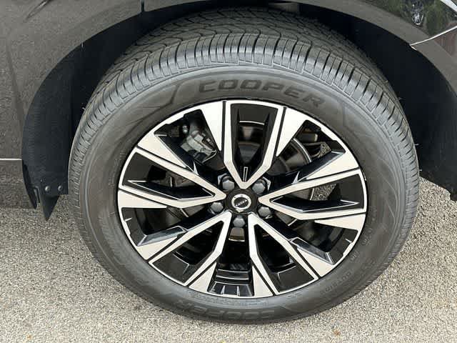 Used 2023 Volvo XC60 B5 Core AWD/4WD image 5