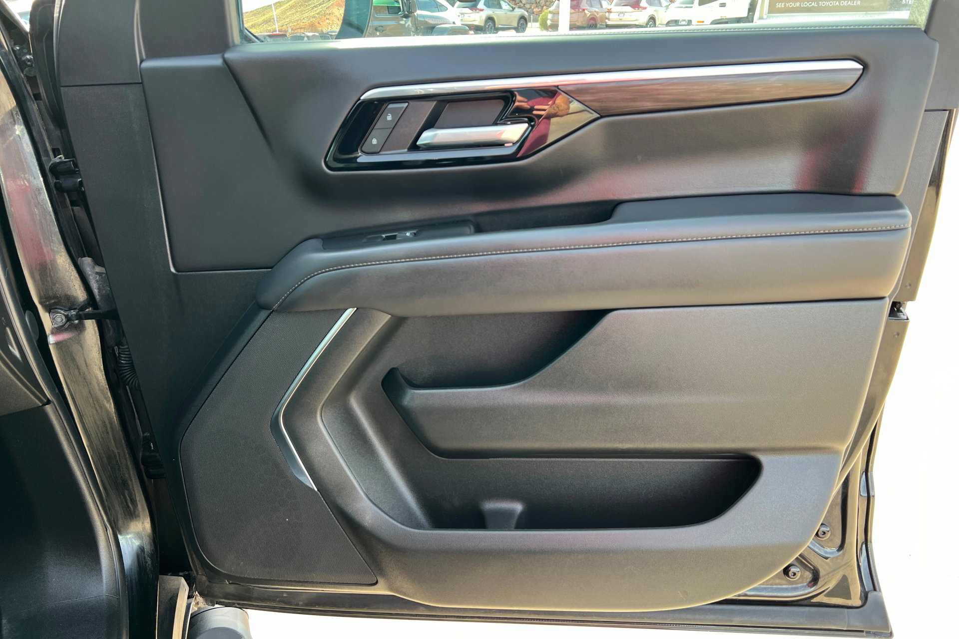 Certified 2025 Chevrolet Tahoe Z71 image 25