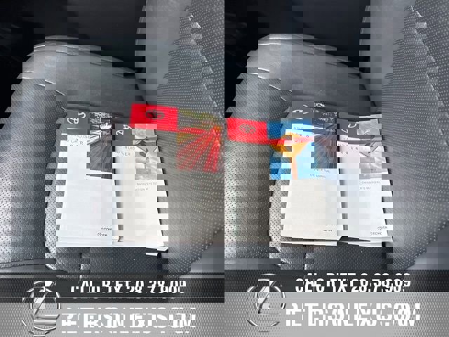 Used 2016 Toyota Land Cruiser image 31