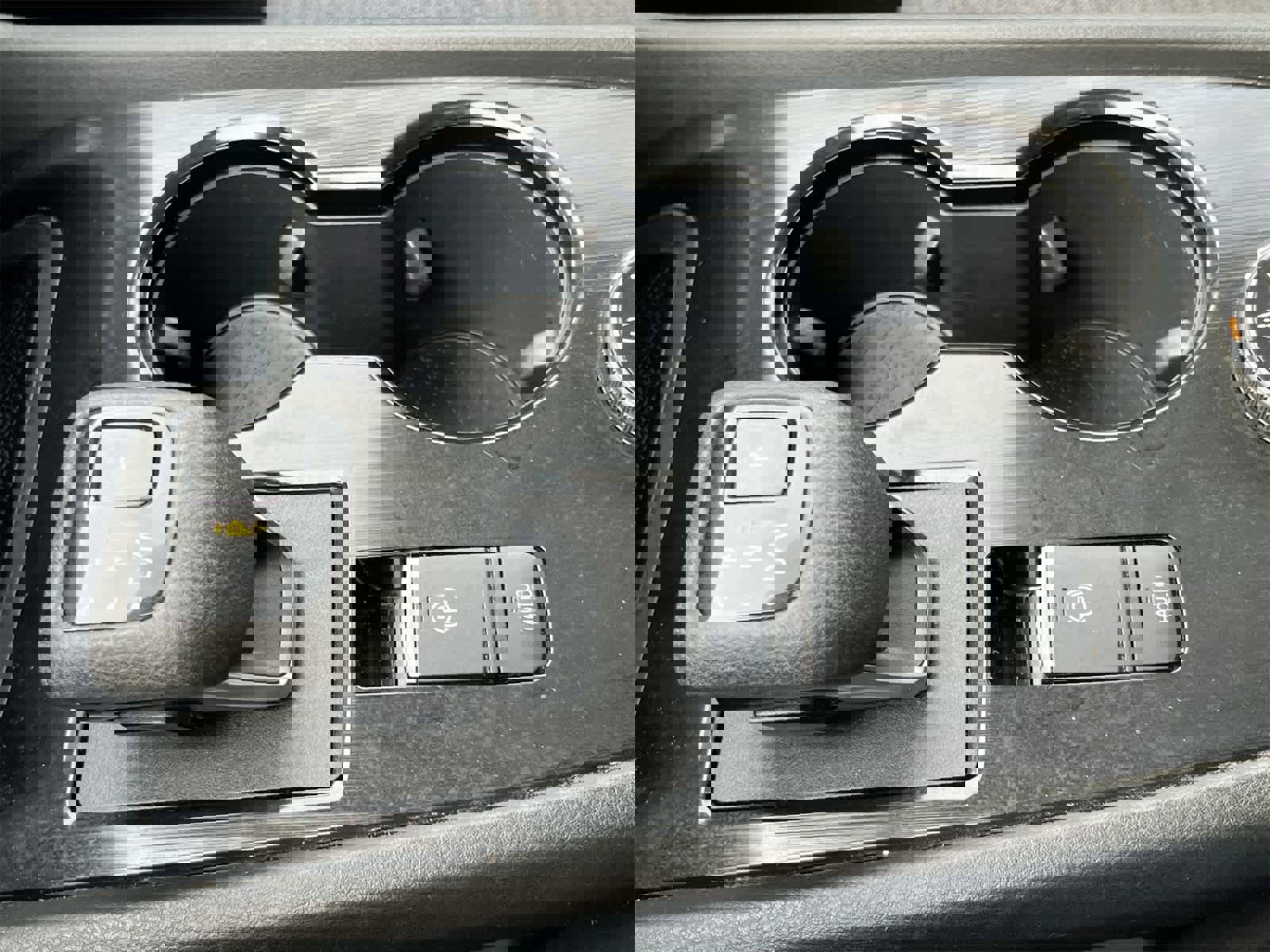 Used 2023 Nissan Rogue SV image 32