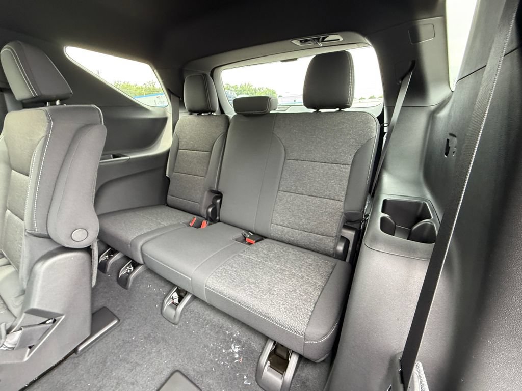 New 2026 Chevrolet Traverse LT w/ Midnight/Sport Edition AWD/4WD image 24