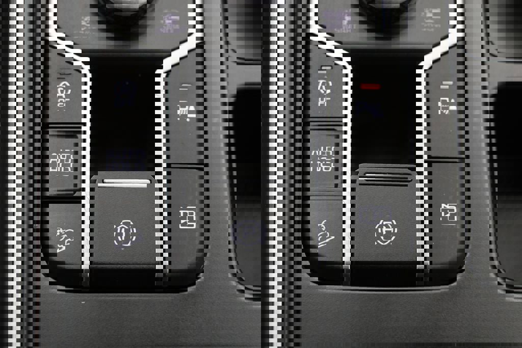 Used 2024 Kia Sorento S image 27