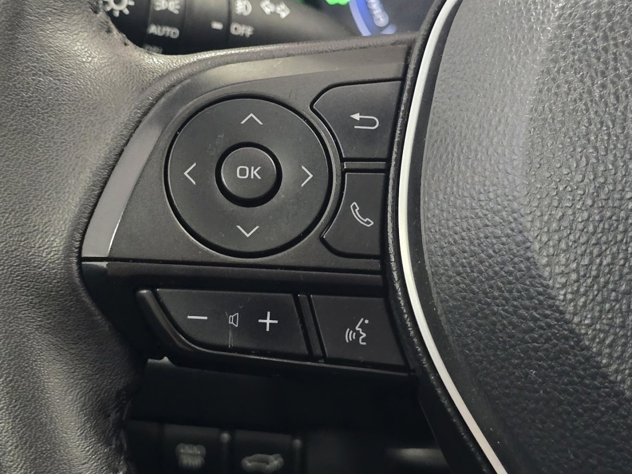 Used 2023 Toyota RAV4 Limited AWD/4WD image 35