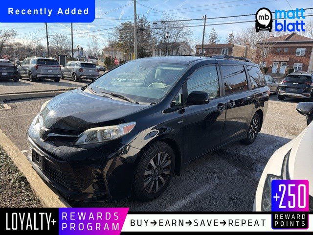 Used 2018 Toyota Sienna LE image 1