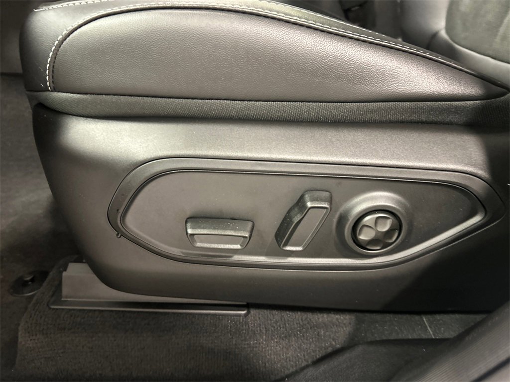 New 2026 Jeep Grand Cherokee Laredo image 17