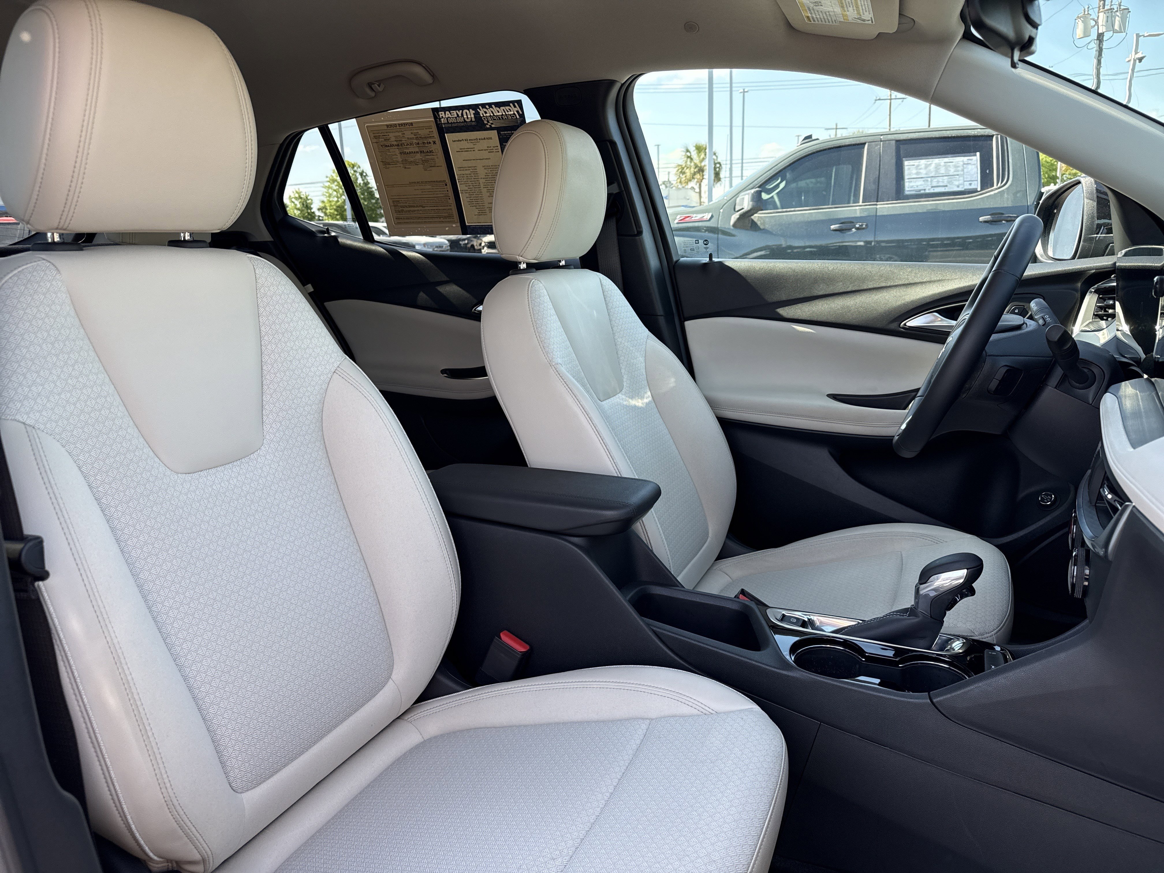 Used 2024 Buick Encore GX Preferred image 31