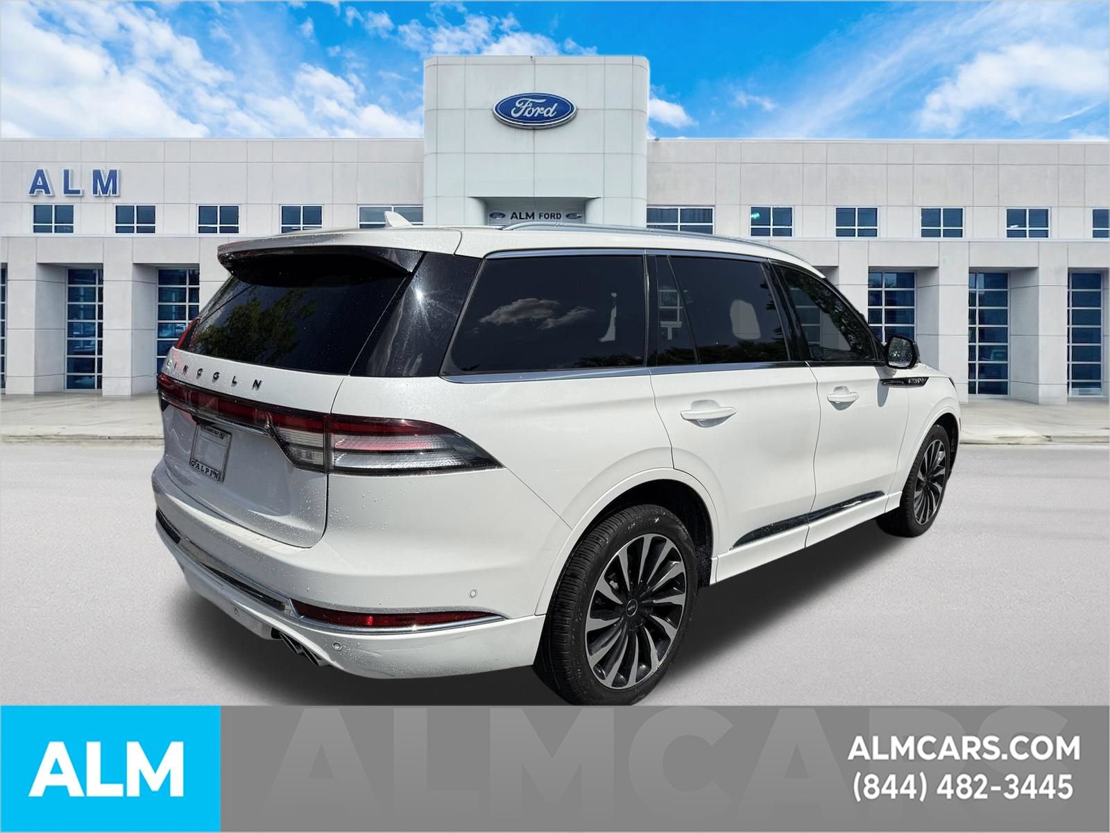 Used 2022 Lincoln Aviator Black Label Grand Touring w/ Class IV Trailer Tow Package AWD/4WD image 5