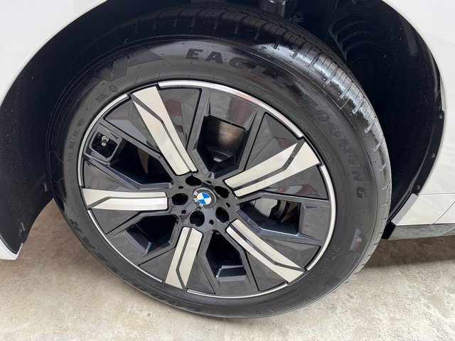 Used 2026 BMW iX xDrive45 image 28