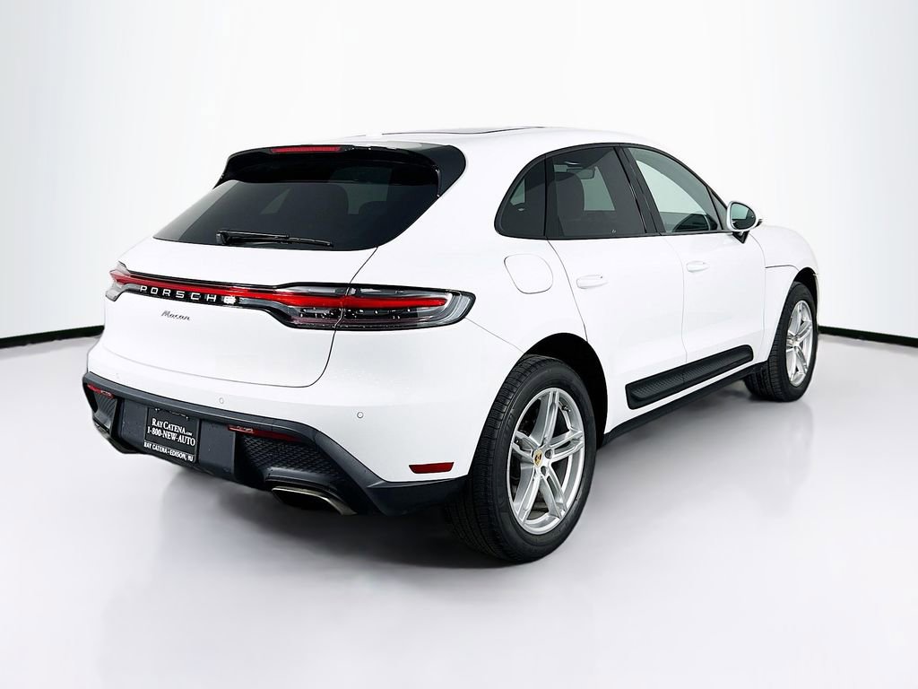 Certified 2025 Porsche Macan image 9
