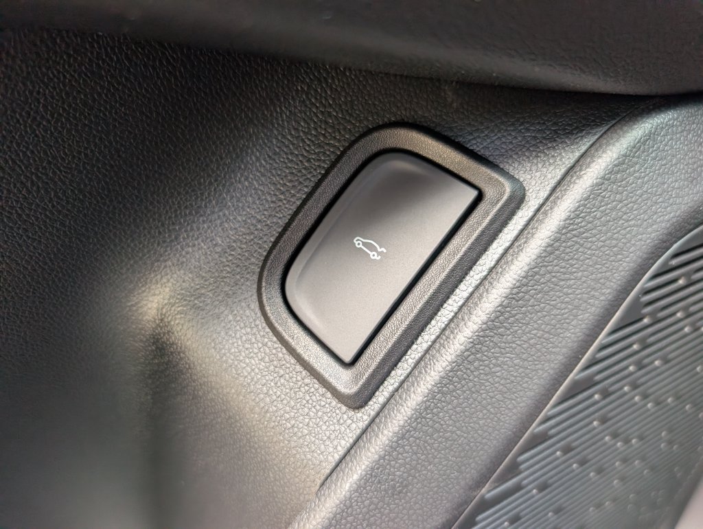 New 2027 Chevrolet Equinox RS w/ Safety and Technology Package FWD image 32
