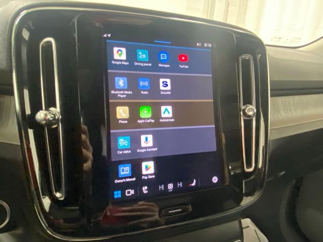 Used 2025 Volvo XC40 B5 Core image 19