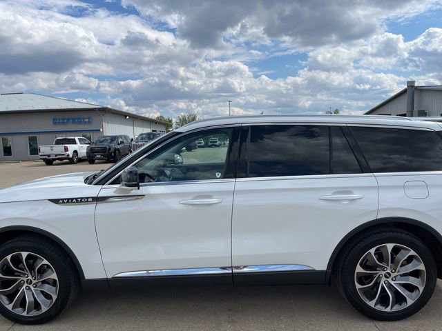 Used 2025 Lincoln Aviator Reserve w/ Luxury Package AWD/4WD image 8