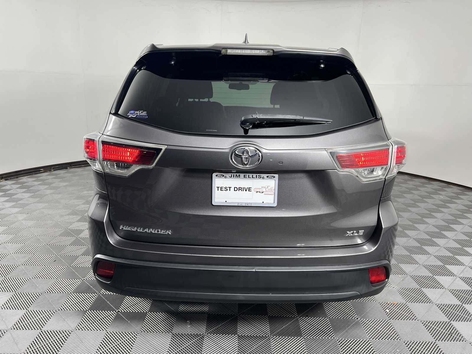 Used 2015 Toyota Highlander XLE FWD image 9