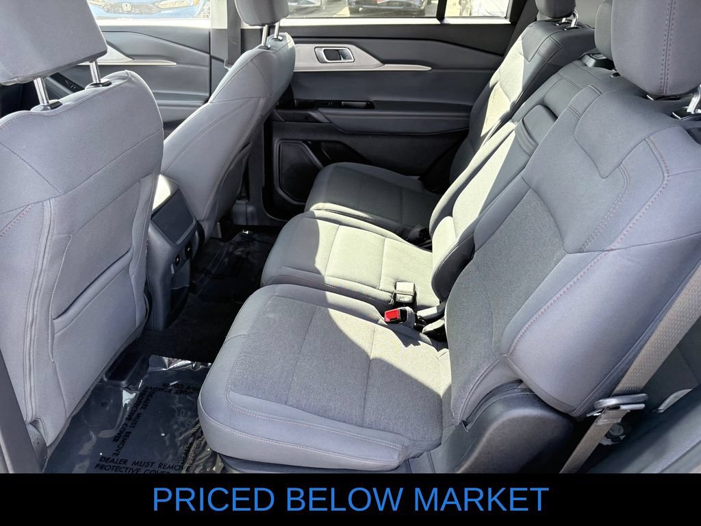 Used 2025 Ford Explorer Active RWD image 7