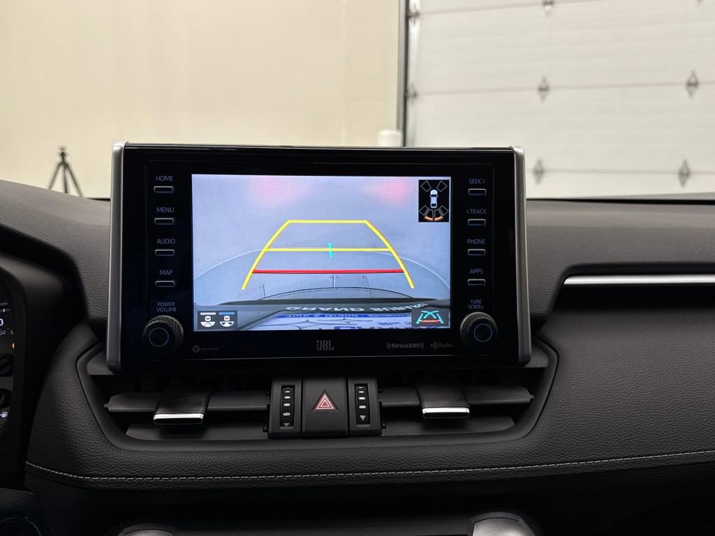 Used 2021 Toyota RAV4 XLE Premium image 18