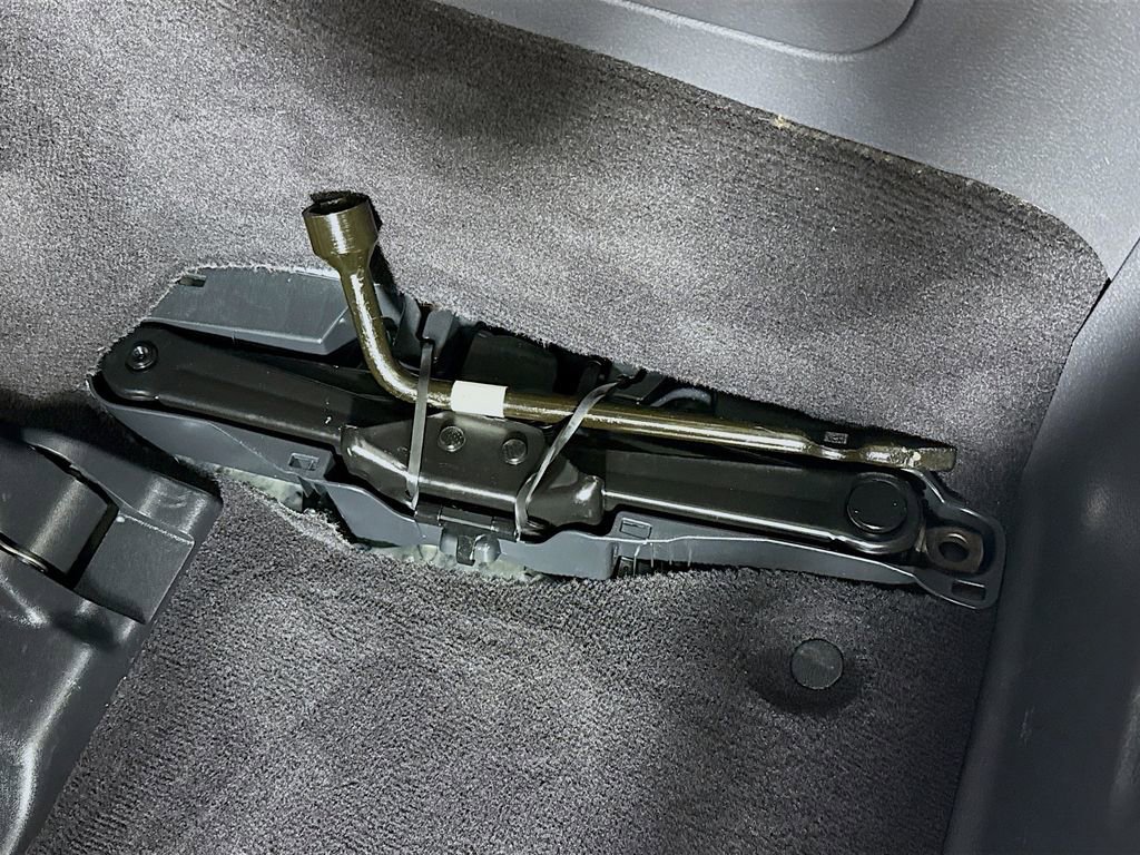 Certified 2022 Toyota Sienna XLE image 38