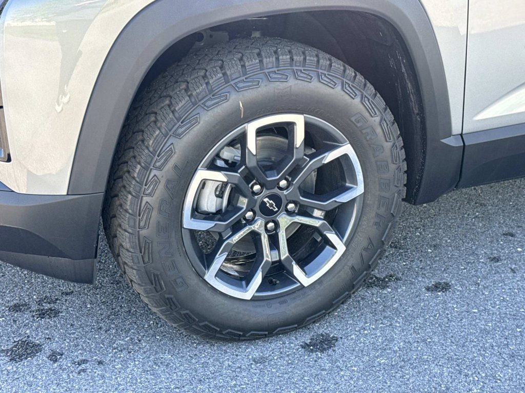 New 2026 Chevrolet Equinox ACTIV AWD/4WD image 17