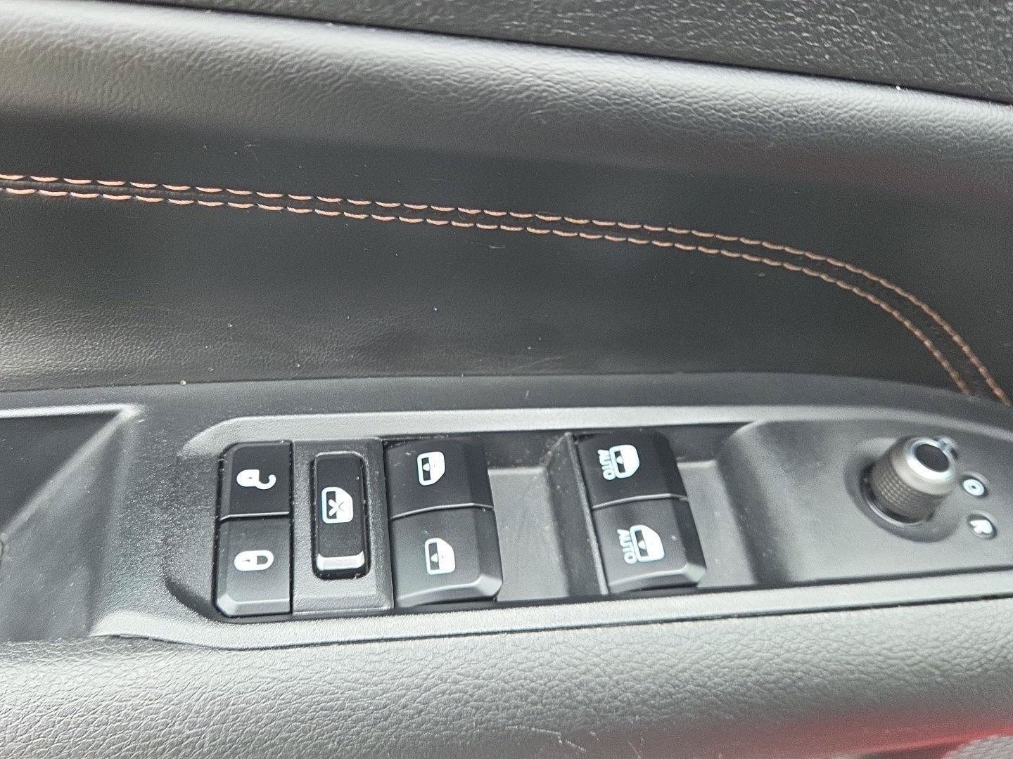 Used 2023 Jeep Compass Limited AWD/4WD image 19