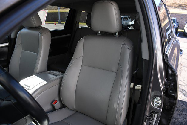 Certified 2017 Toyota Highlander XLE image 17