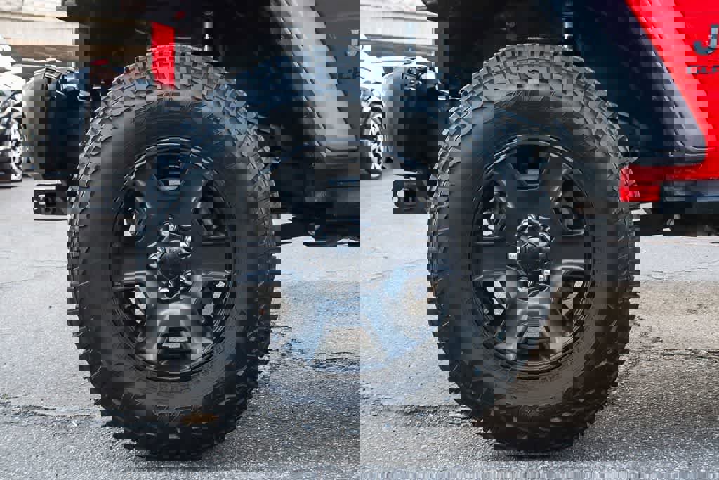 Used 2020 Jeep Gladiator Rubicon image 11