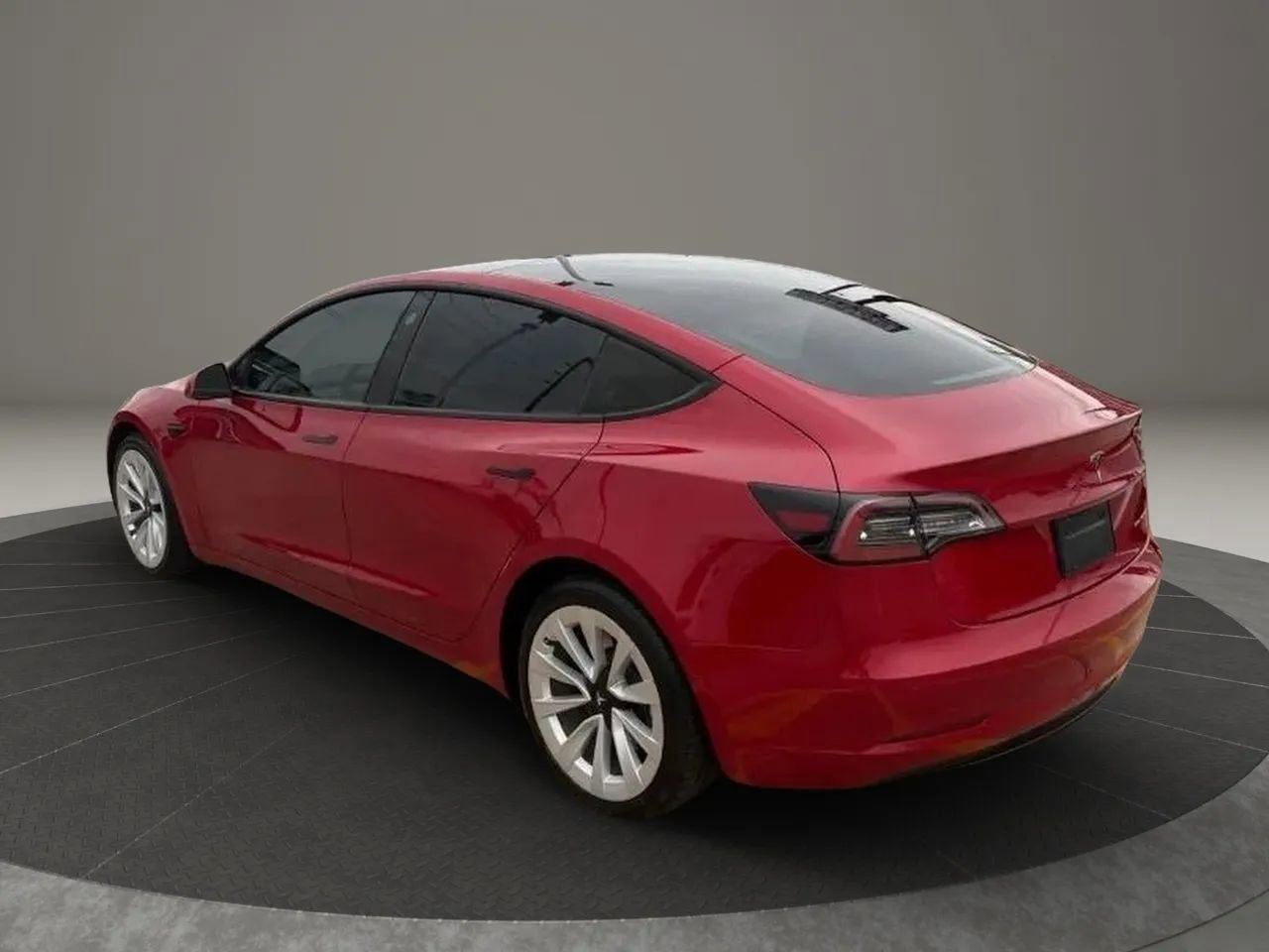 Used 2022 Tesla Model 3 Long Range AWD/4WD image 9