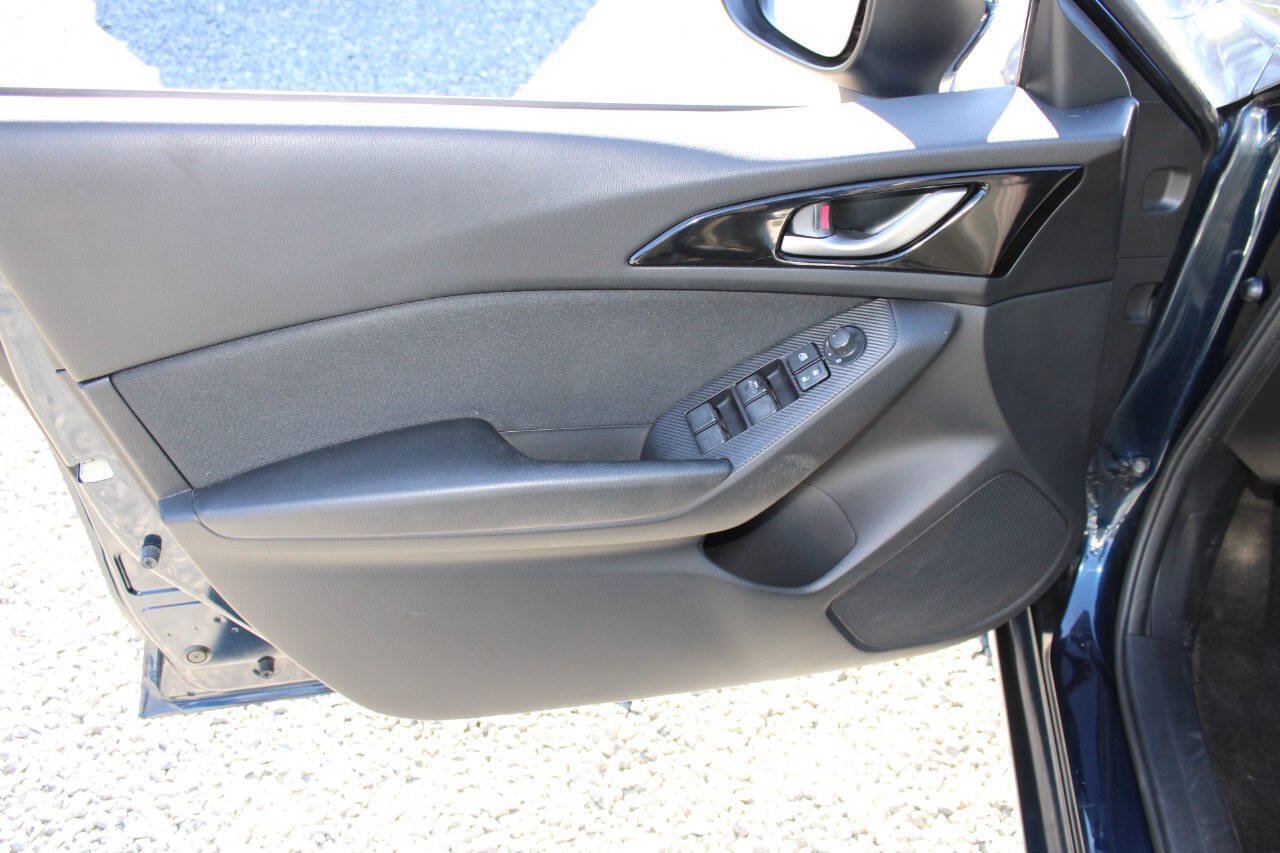 Used 2014 MAZDA MAZDA3 i Touring w/ Moonroof Package 1 FWD image 19
