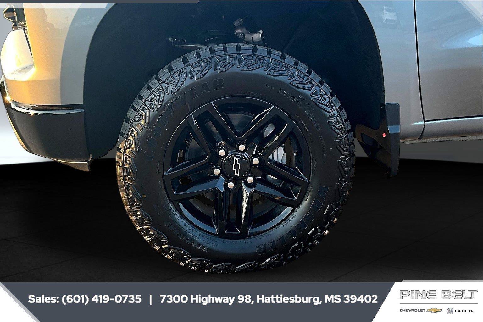 New 2026 Chevrolet Silverado 1500 Custom Trail Boss w/ LPO, Dark Essentials Package AWD/4WD image 8