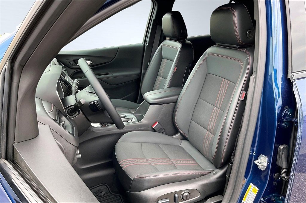 Used 2023 Chevrolet Equinox RS image 25