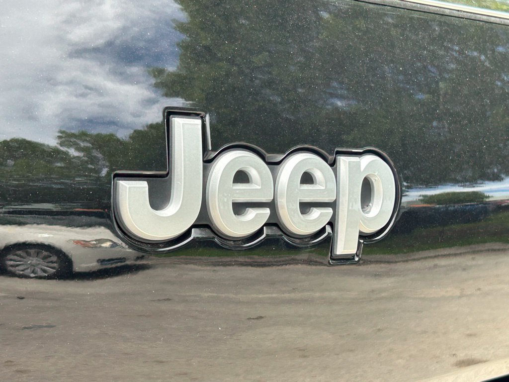New 2024 Jeep Grand Cherokee L Laredo RWD image 32