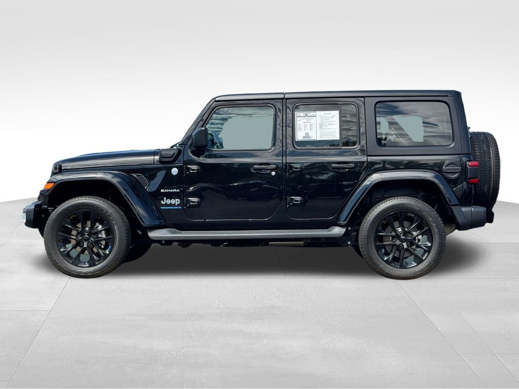 Used 2023 Jeep Wrangler Unlimited Sahara w/ Cold Weather Group AWD/4WD image 4