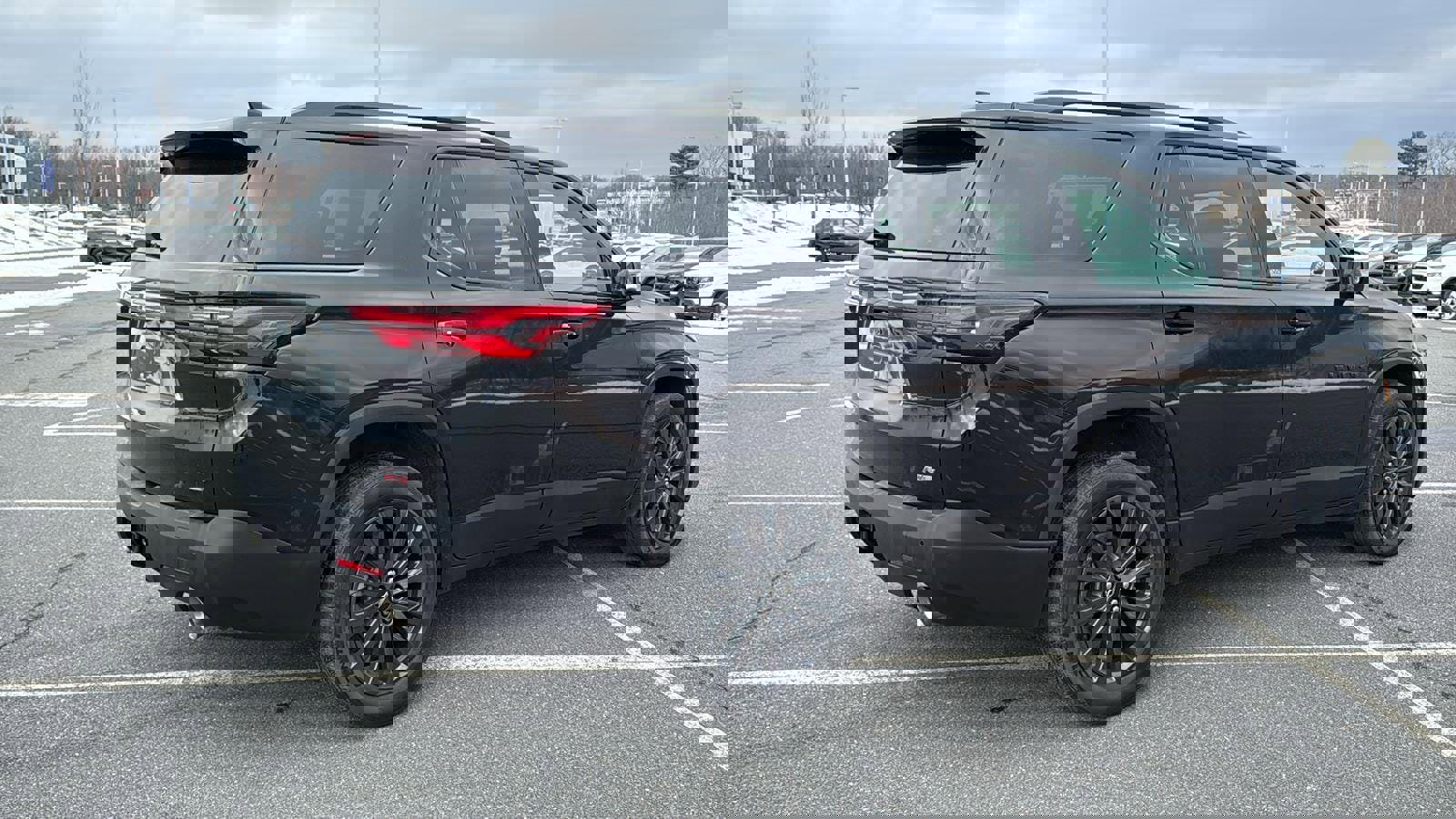 Used 2023 Chevrolet Traverse RS w/ LPO, Cargo Package image 5