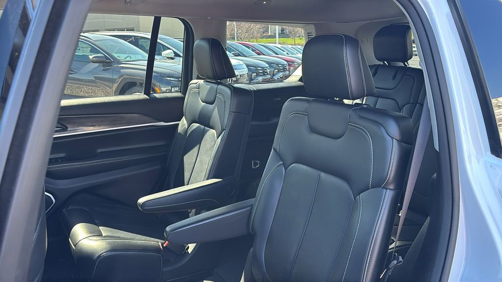Used 2021 Jeep Grand Cherokee L Limited image 27