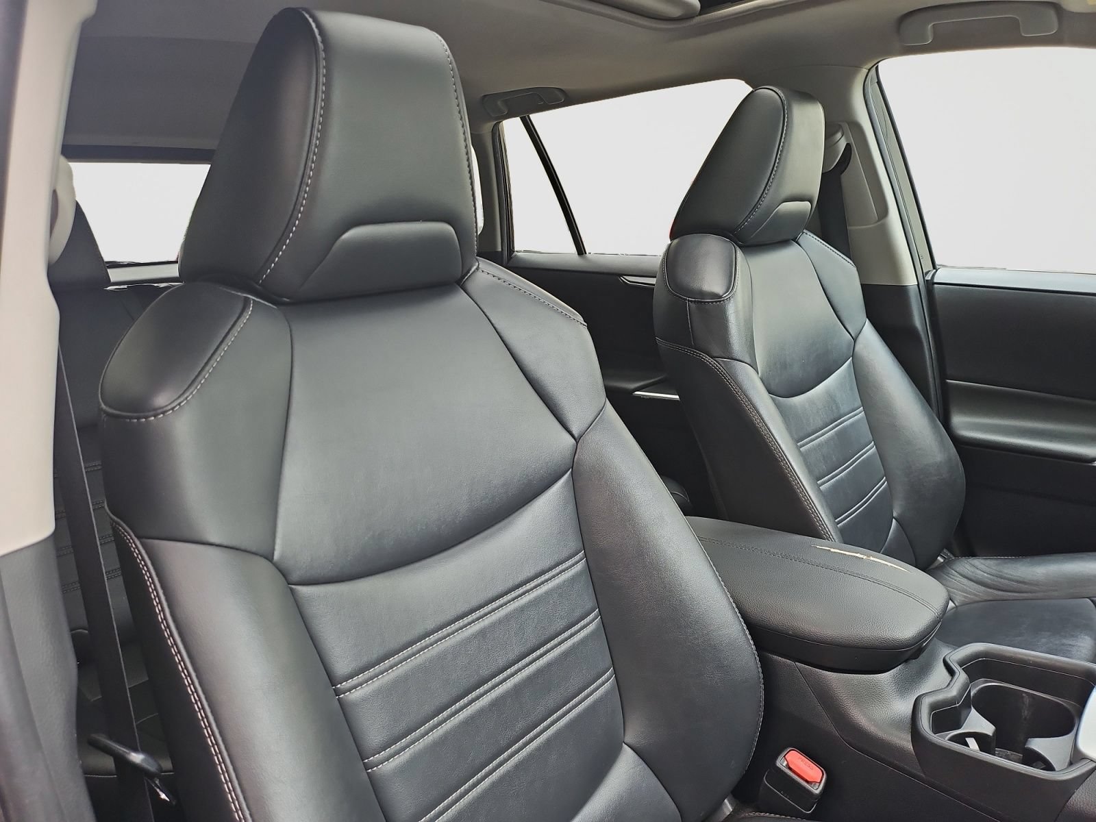 Used 2019 Toyota RAV4 XLE Premium w/ All Weather Liner Package AWD/4WD image 17