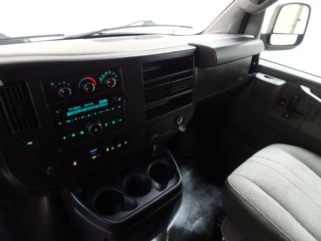 Used 2019 Chevrolet Express 3500 w/ Driver Convenience Package RWD image 31