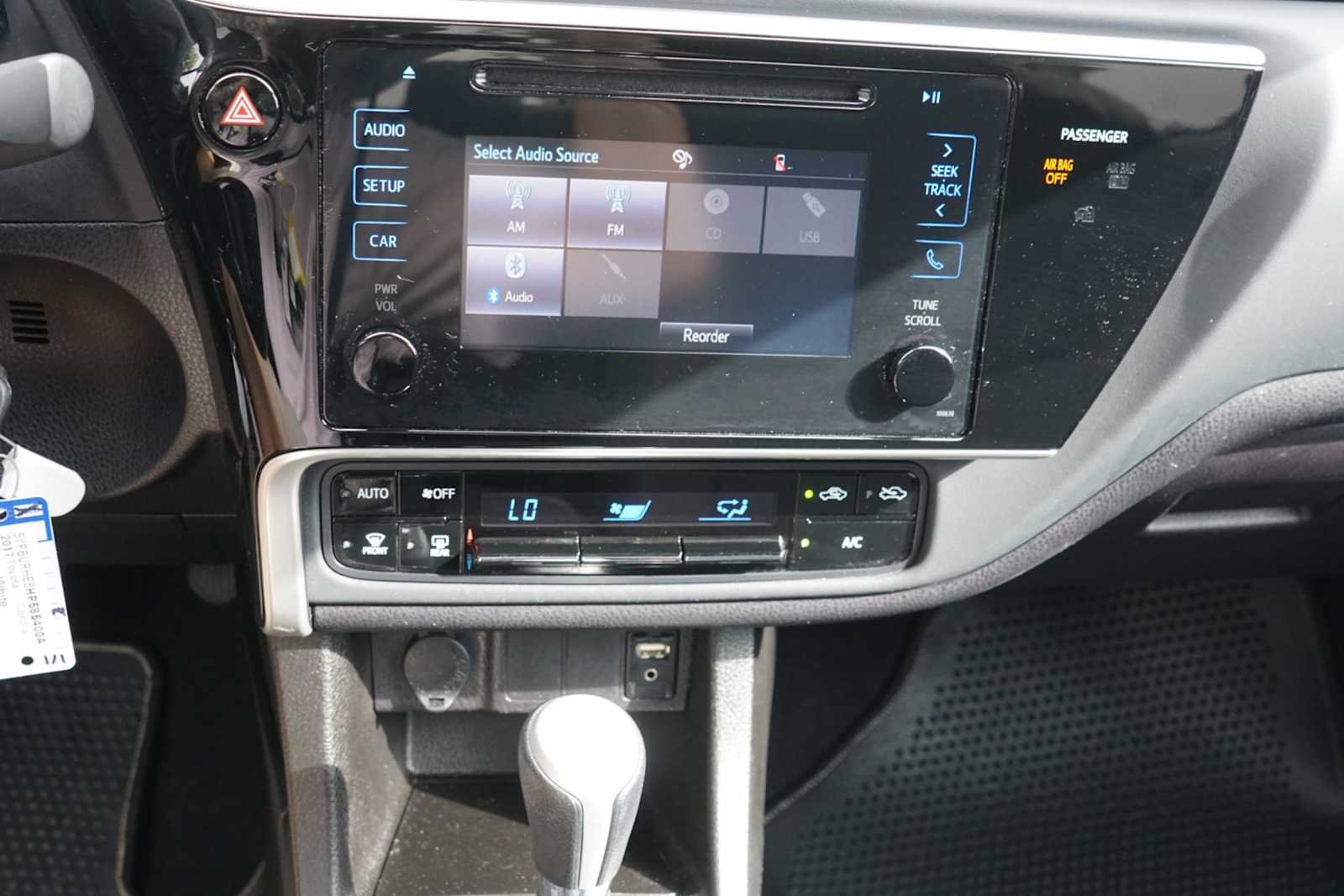 Used 2017 Toyota Corolla LE FWD image 12