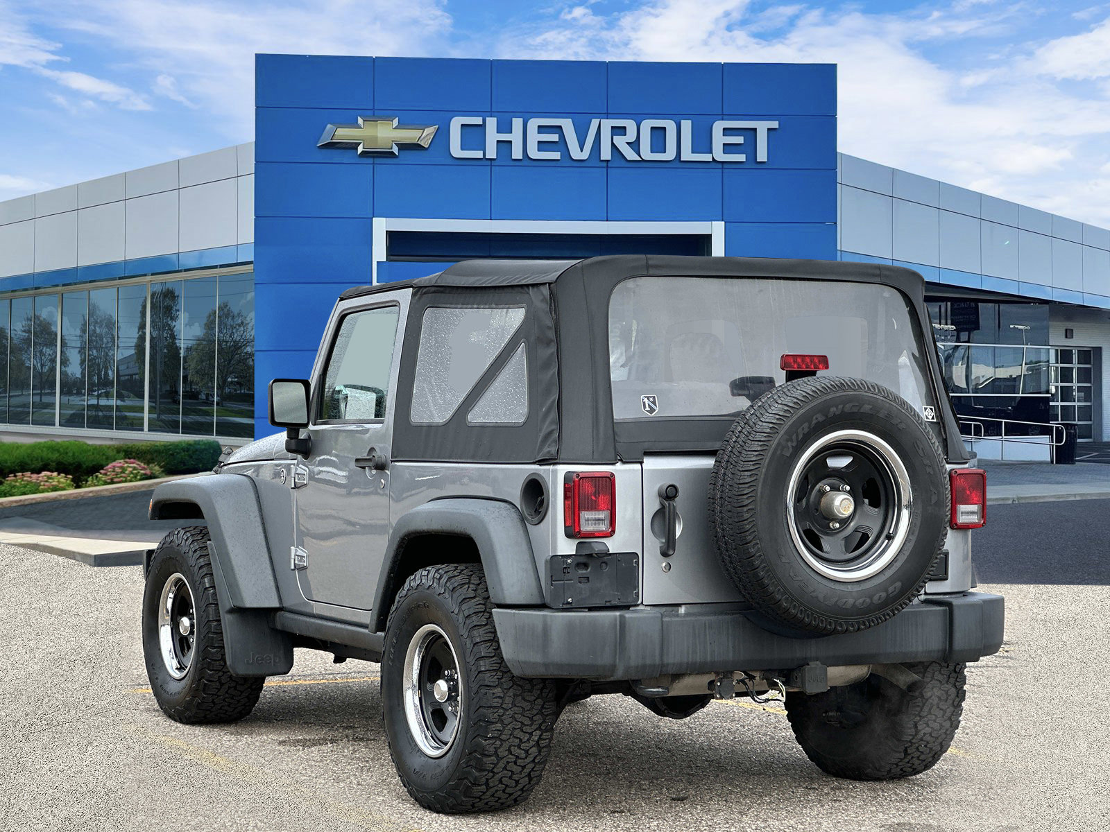 Used 2015 Jeep Wrangler Sport AWD/4WD image 3