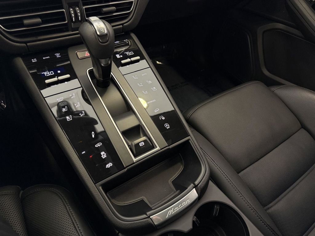 Certified 2022 Porsche Macan GTS image 19
