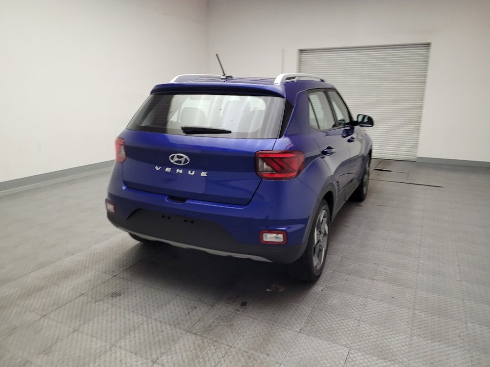 Used 2025 Hyundai Venue SEL image 7