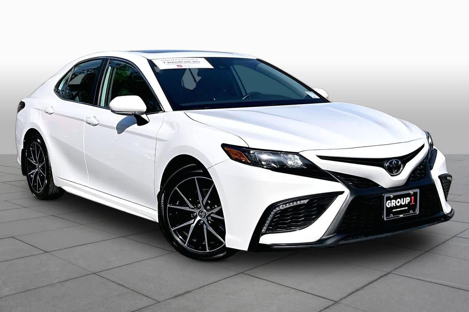 Certified 2023 Toyota Camry SE w/ Cold Weather Package AWD/4WD image 3