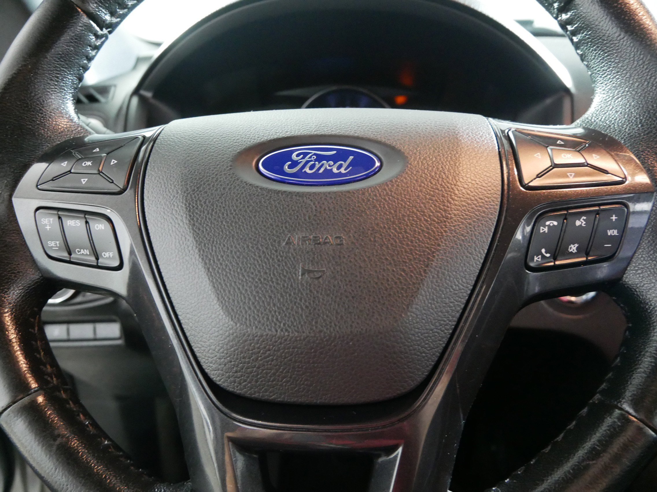Used 2017 Ford Explorer XLT w/ Equipment Group 202A AWD/4WD image 25