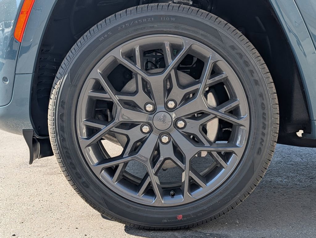 New 2026 Jeep Grand Cherokee L Summit AWD/4WD image 4