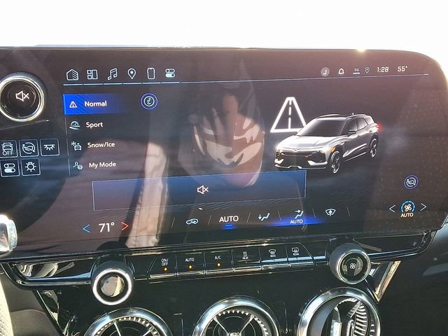 Used 2025 Chevrolet Blazer EV LT image 23