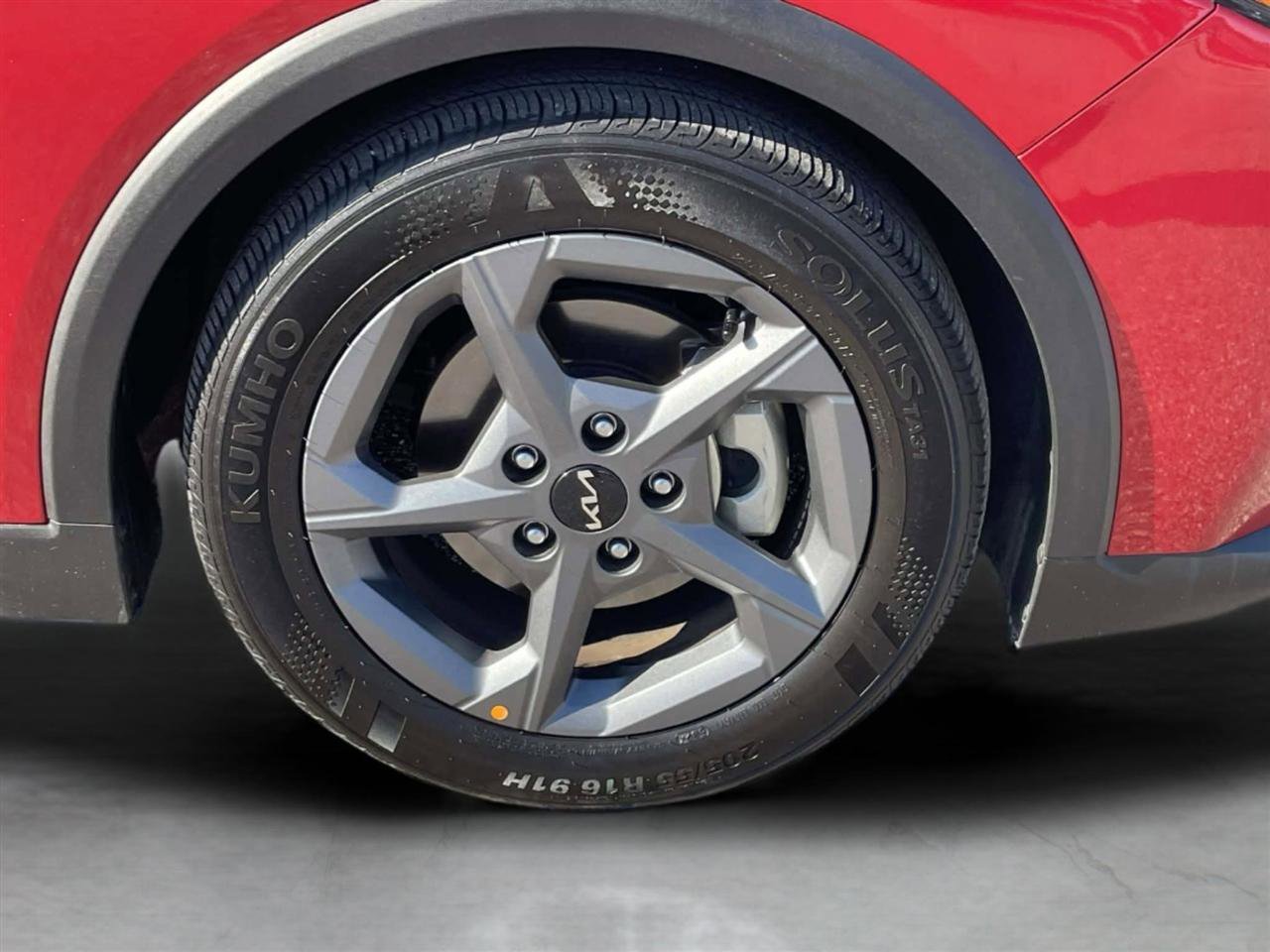 Used 2025 Kia K4 LX image 6