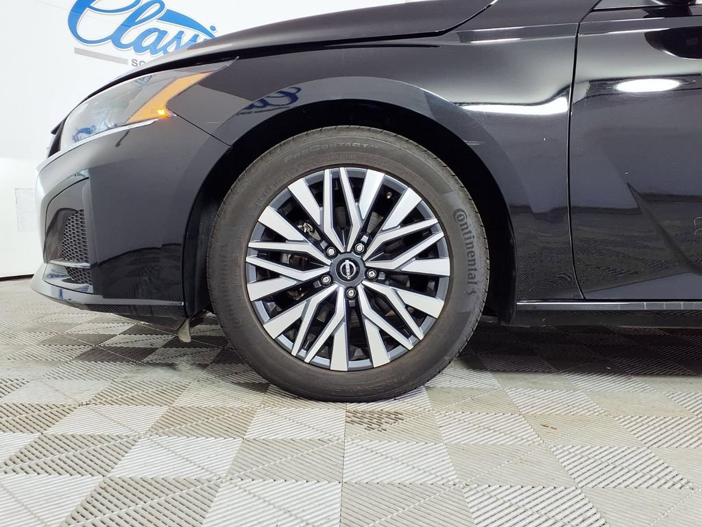 Used 2025 Nissan Altima 2.5 SV FWD image 7