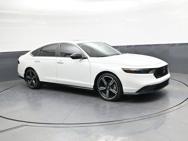Used 2023 Honda Accord Sport image 2