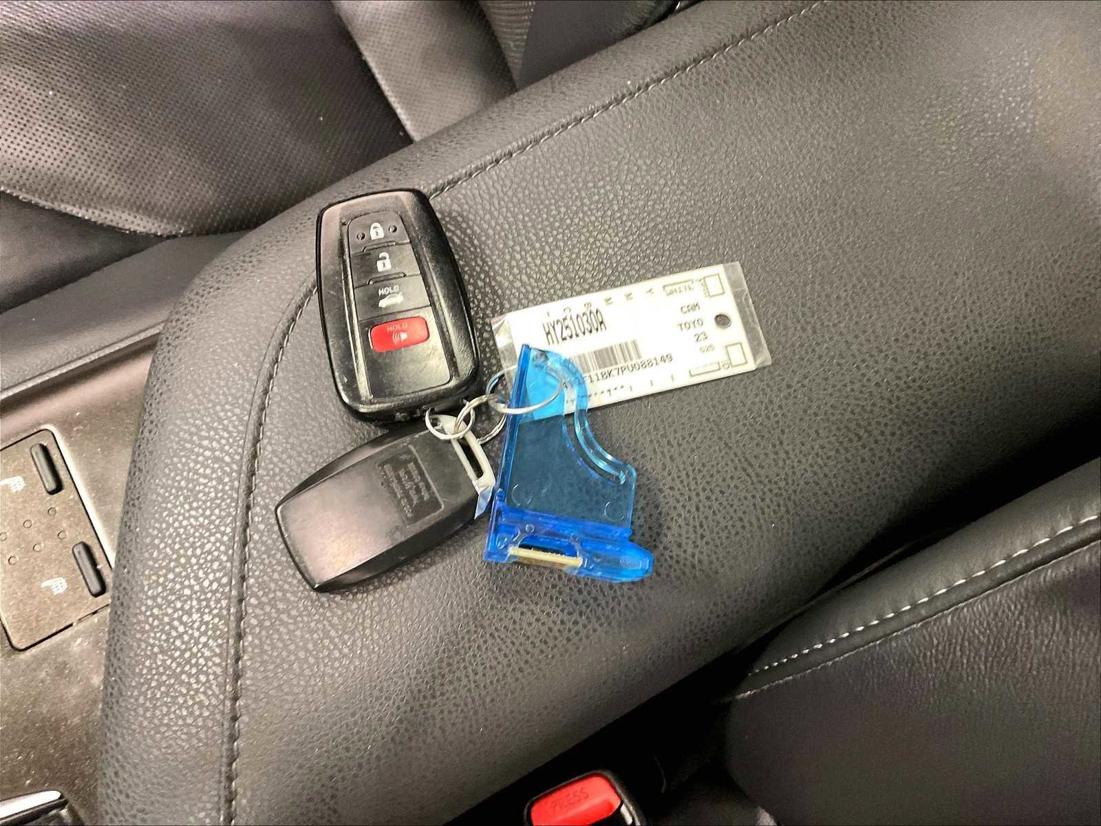 Used 2023 Toyota Camry XLE image 30