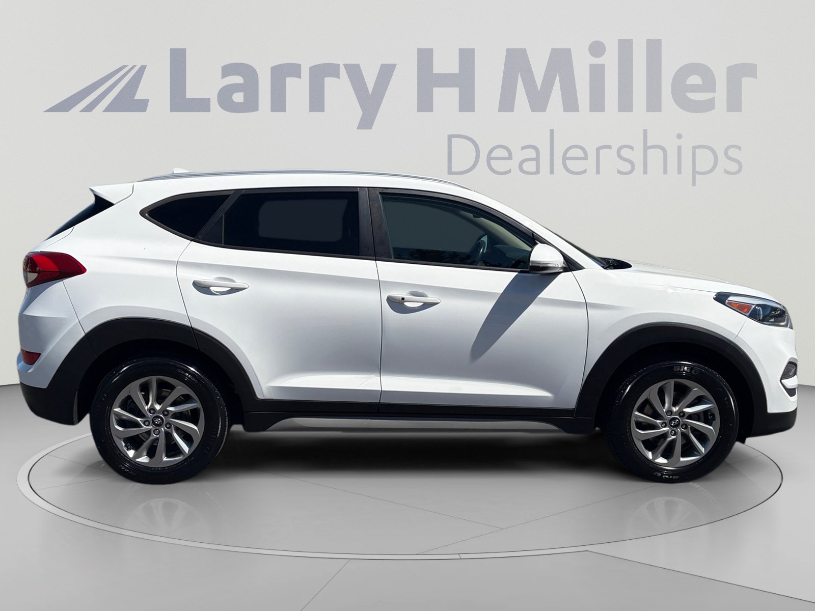 Used 2018 Hyundai Tucson SEL Plus w/ Cargo Package AWD/4WD image 6