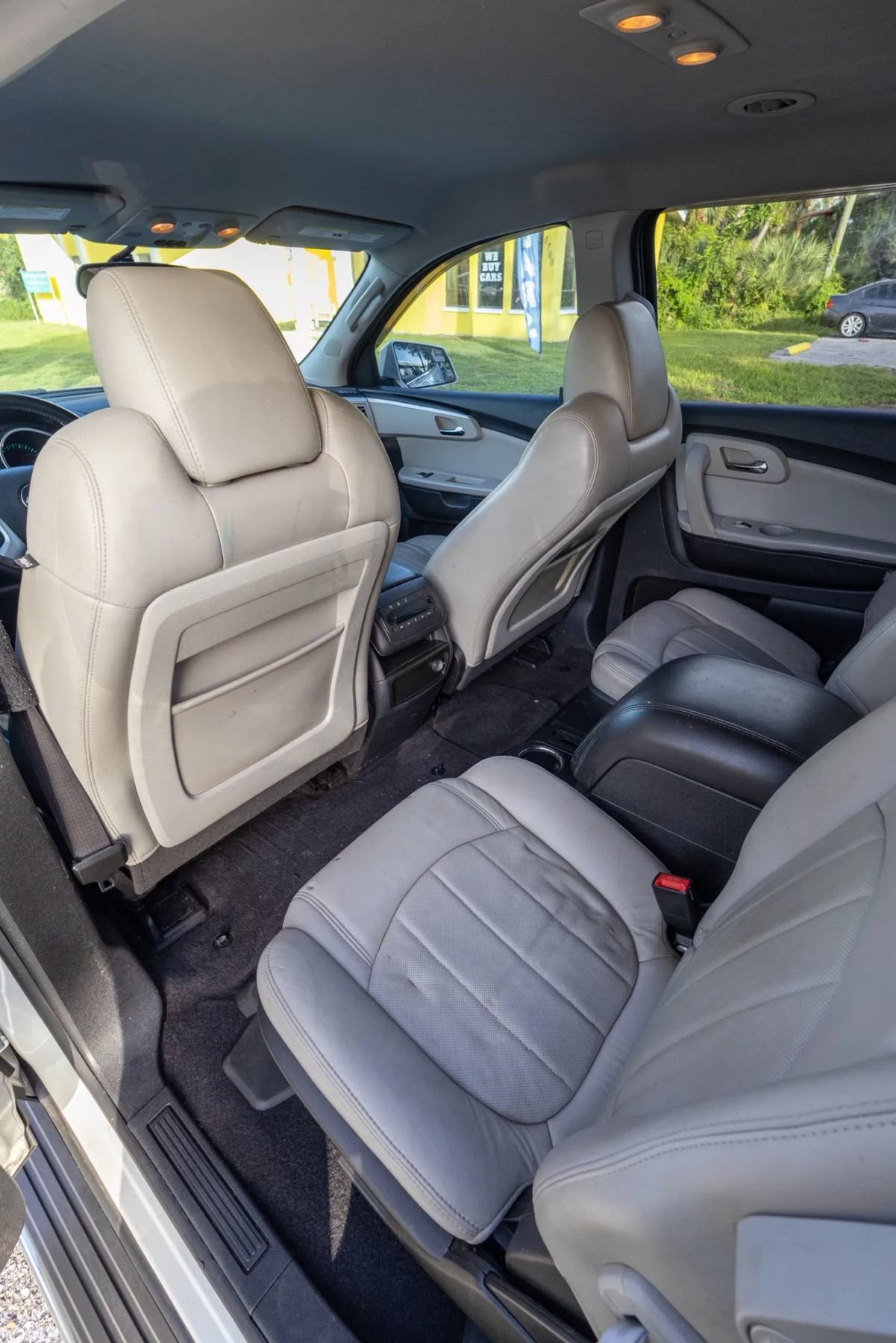 Used 2011 Chevrolet Traverse LTZ w/ LPO, 'HIT The Road' Package FWD image 10