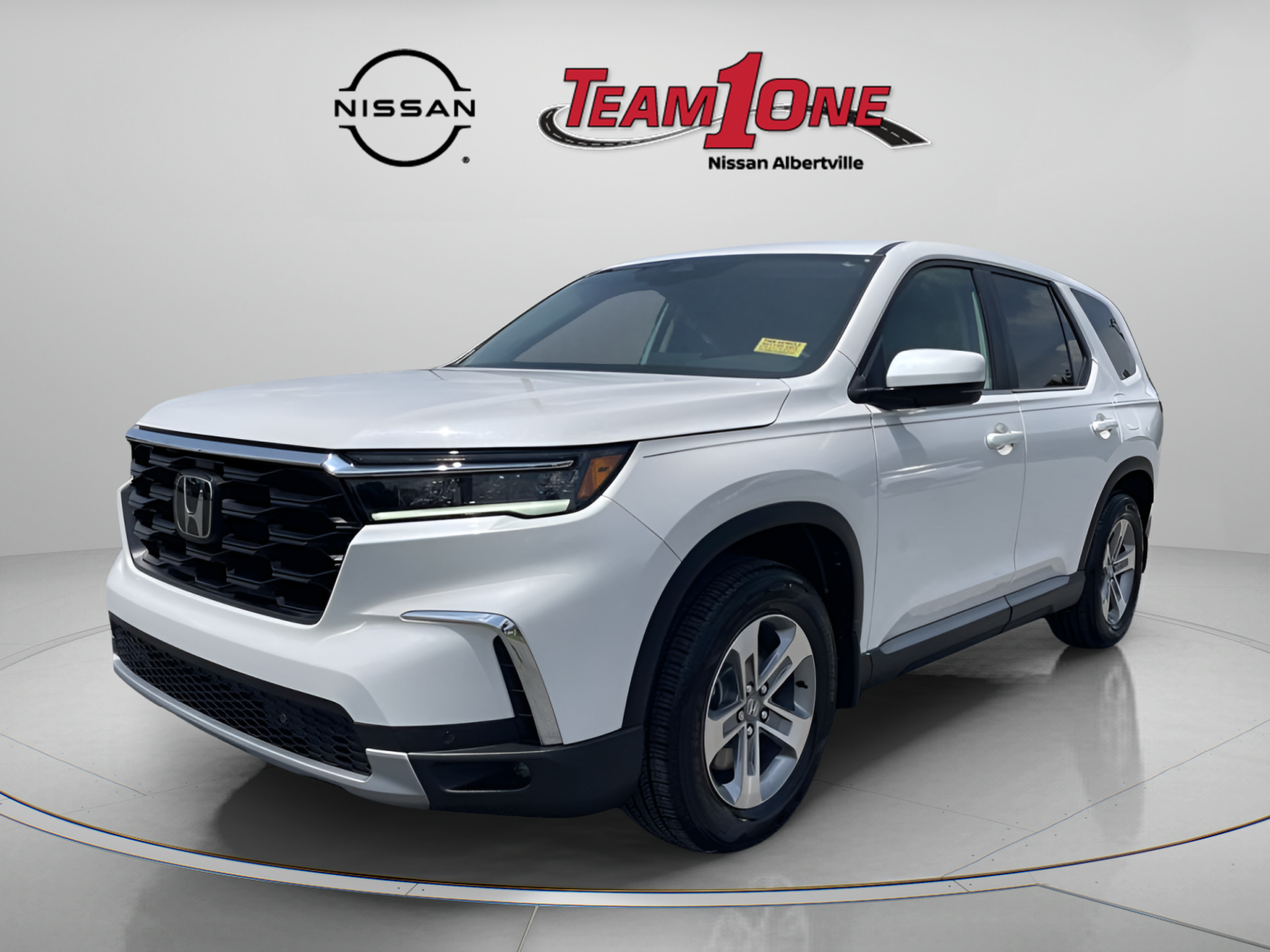 Used 2025 Honda Pilot EX-L image 4