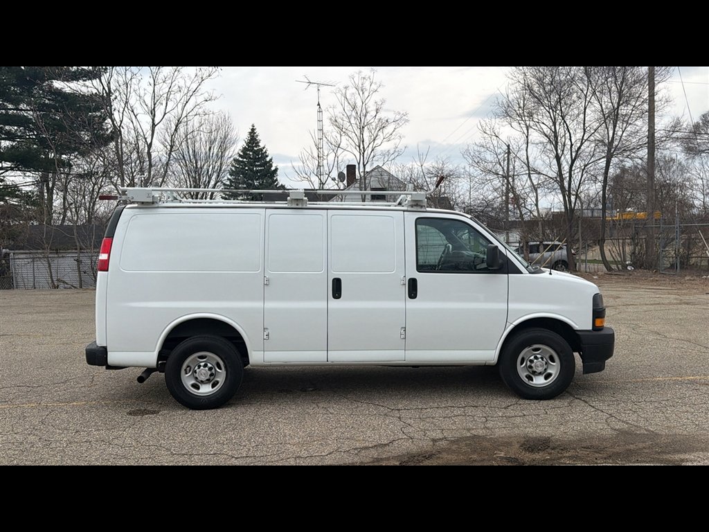 Used 2019 Chevrolet Express 2500 w/ Communications Package RWD image 6